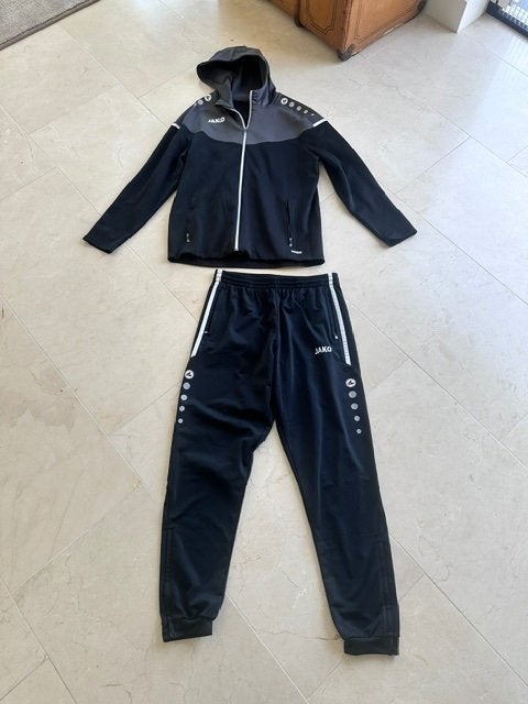 Trainingspak Jako XL Zwart/grijs, Zwart, Maat 56/58 (XL), Ophalen of Verzenden, Zo goed als nieuw
