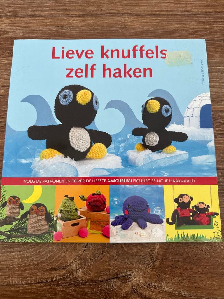 Lieve knuffels zelf haken - Amigurumi boek, Hobby en Vrije tijd, Ophalen, Zo goed als nieuw, Haken, Patroon of Boek