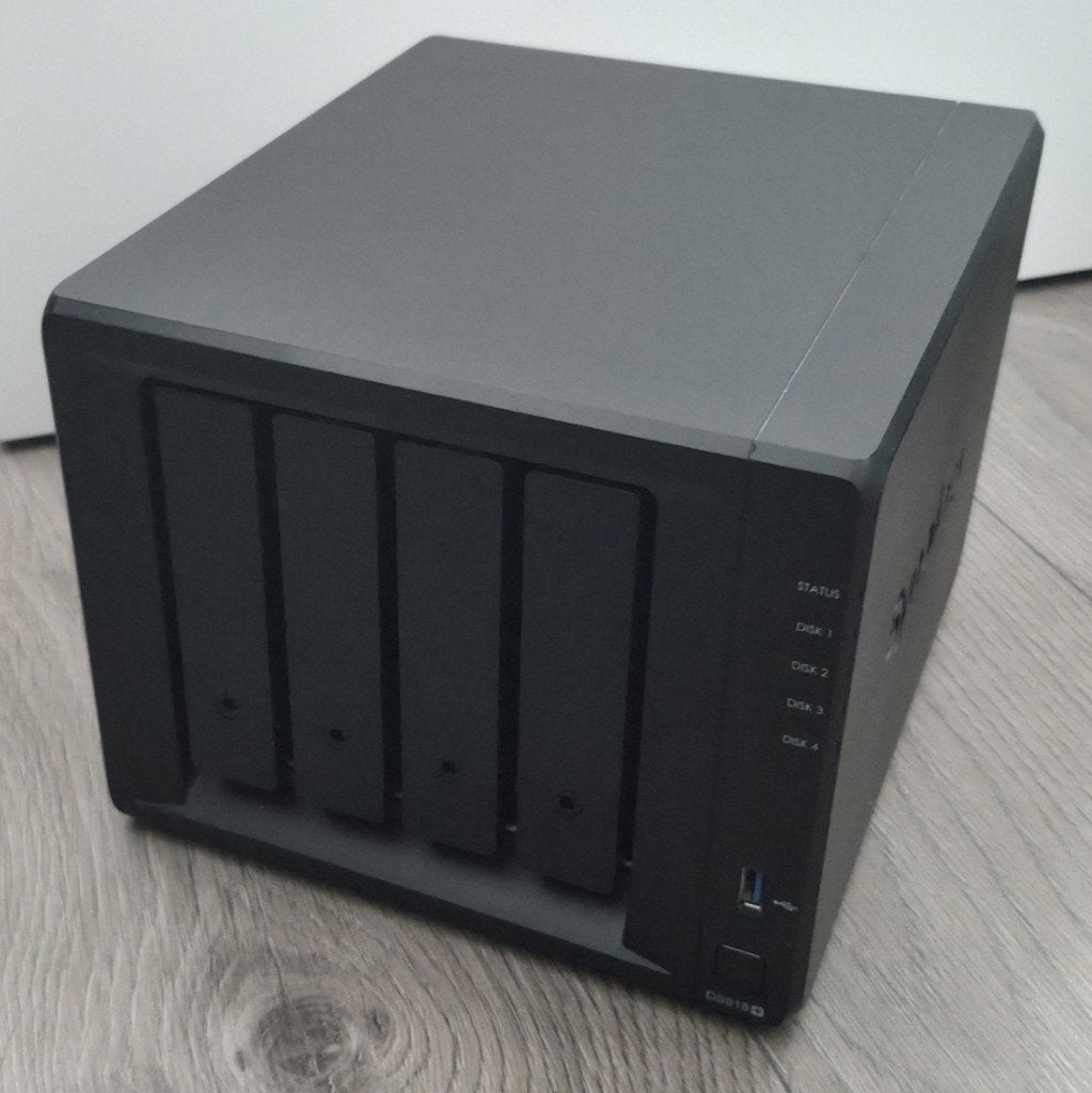 Synology DS918+ met 8GB in NIEUWSTAAT, Computers en Software, NAS, Ophalen, Zo goed als nieuw