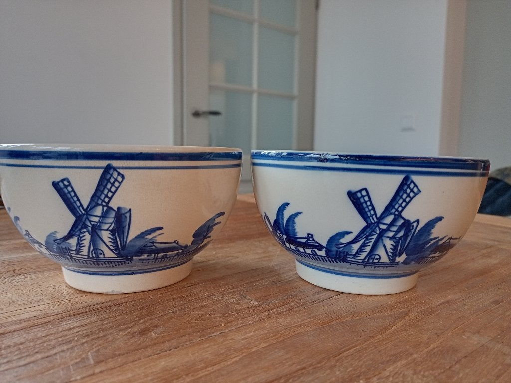 2 wit/blauwe Delftse spoel/koffie kommen/molen/boot, Antiek en Kunst, Ophalen of Verzenden