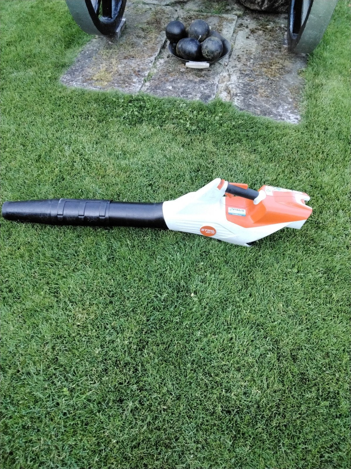 Stihl  BGA 86, Ophalen, Accu