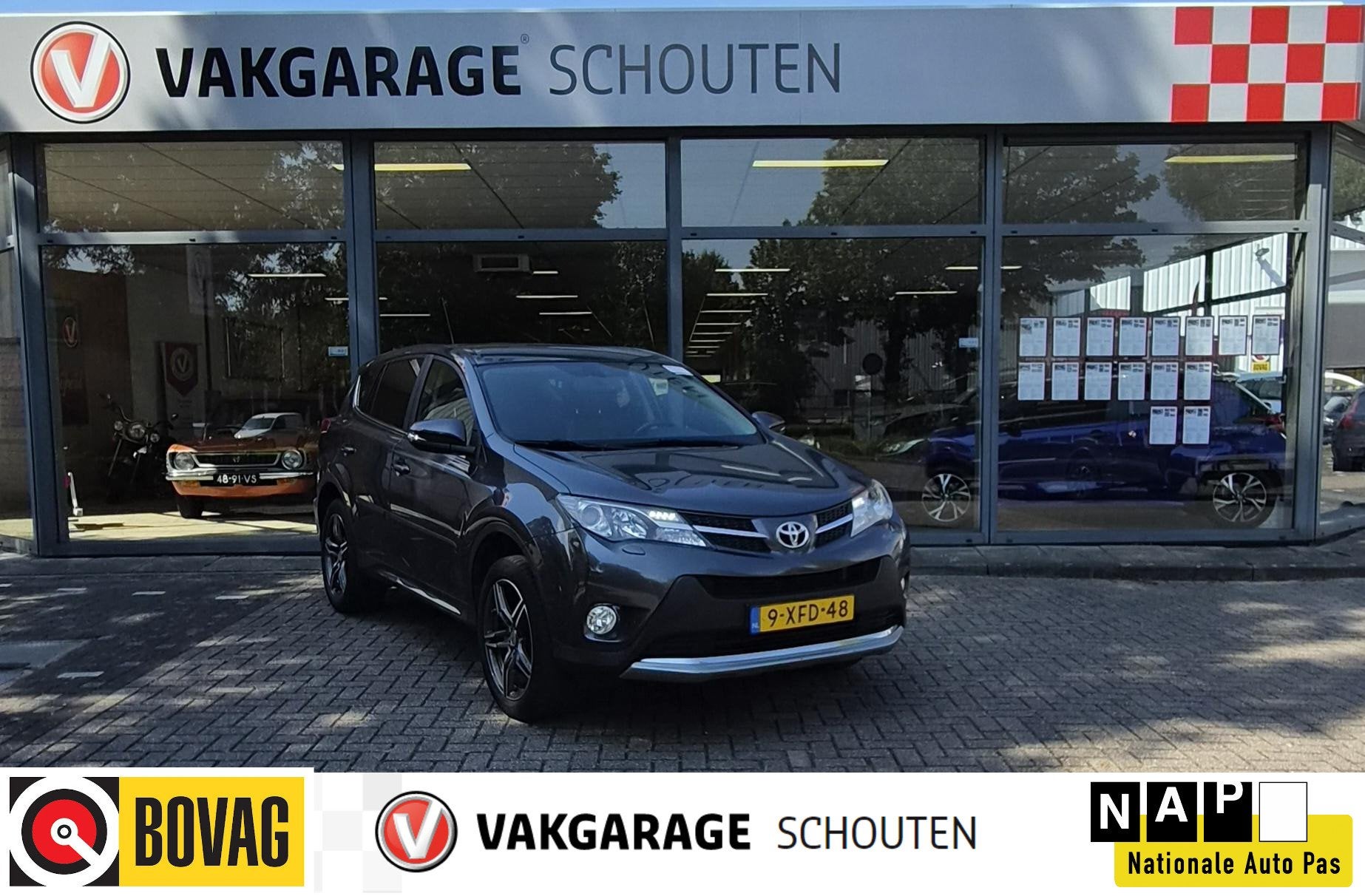 Toyota RAV4 2.0 Executive Business 4WD |19 inch LM|Navi|Leer, Gebruikt, Euro 6, 4 cilinders, 2000 kg