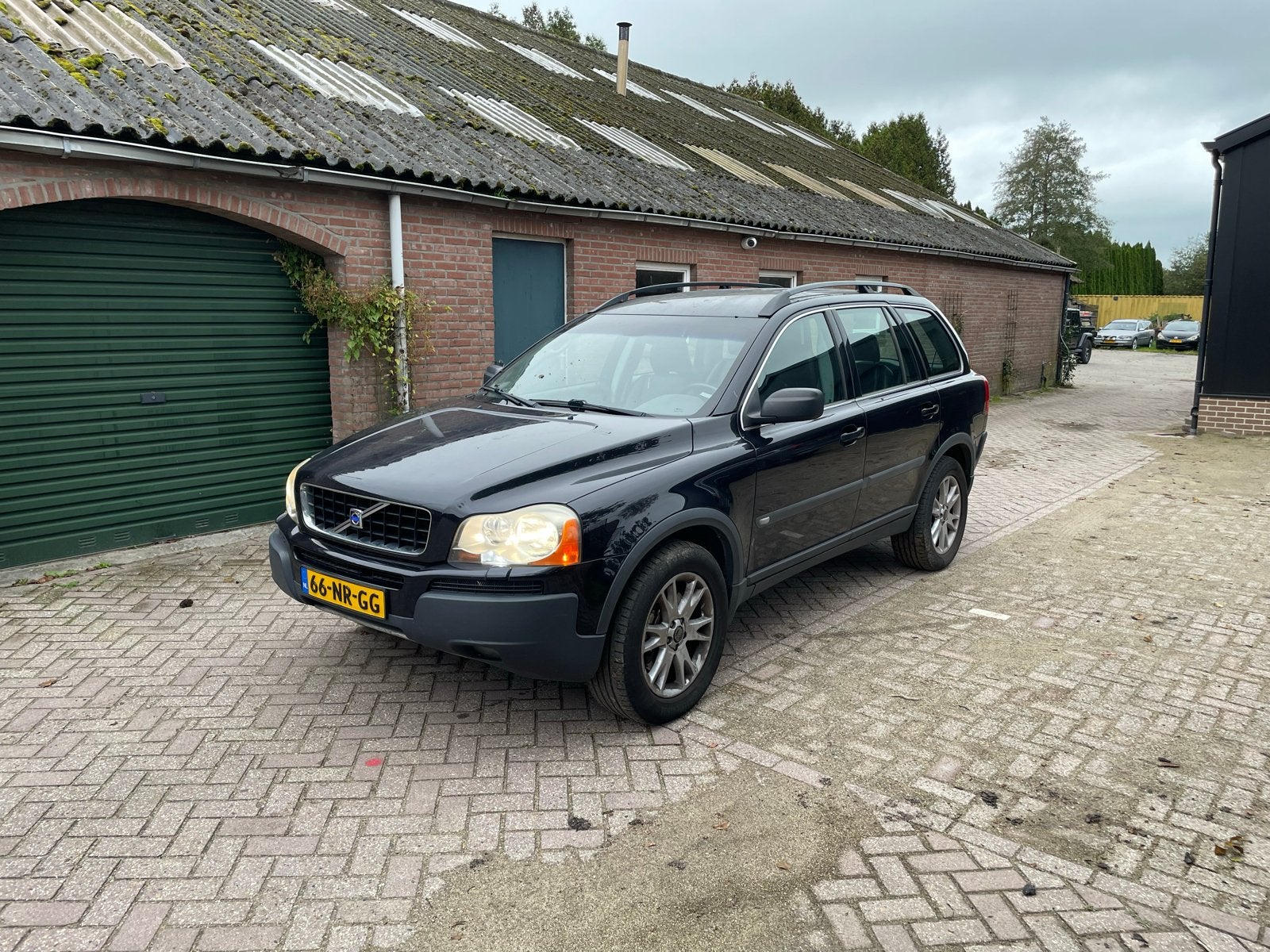 Volvo XC90 2.5 T Geartronic 2004 Zwart, Auto's, 7 stoelen, Origineel Nederlands, Vierwielaandrijving, SUV of Terreinwagen