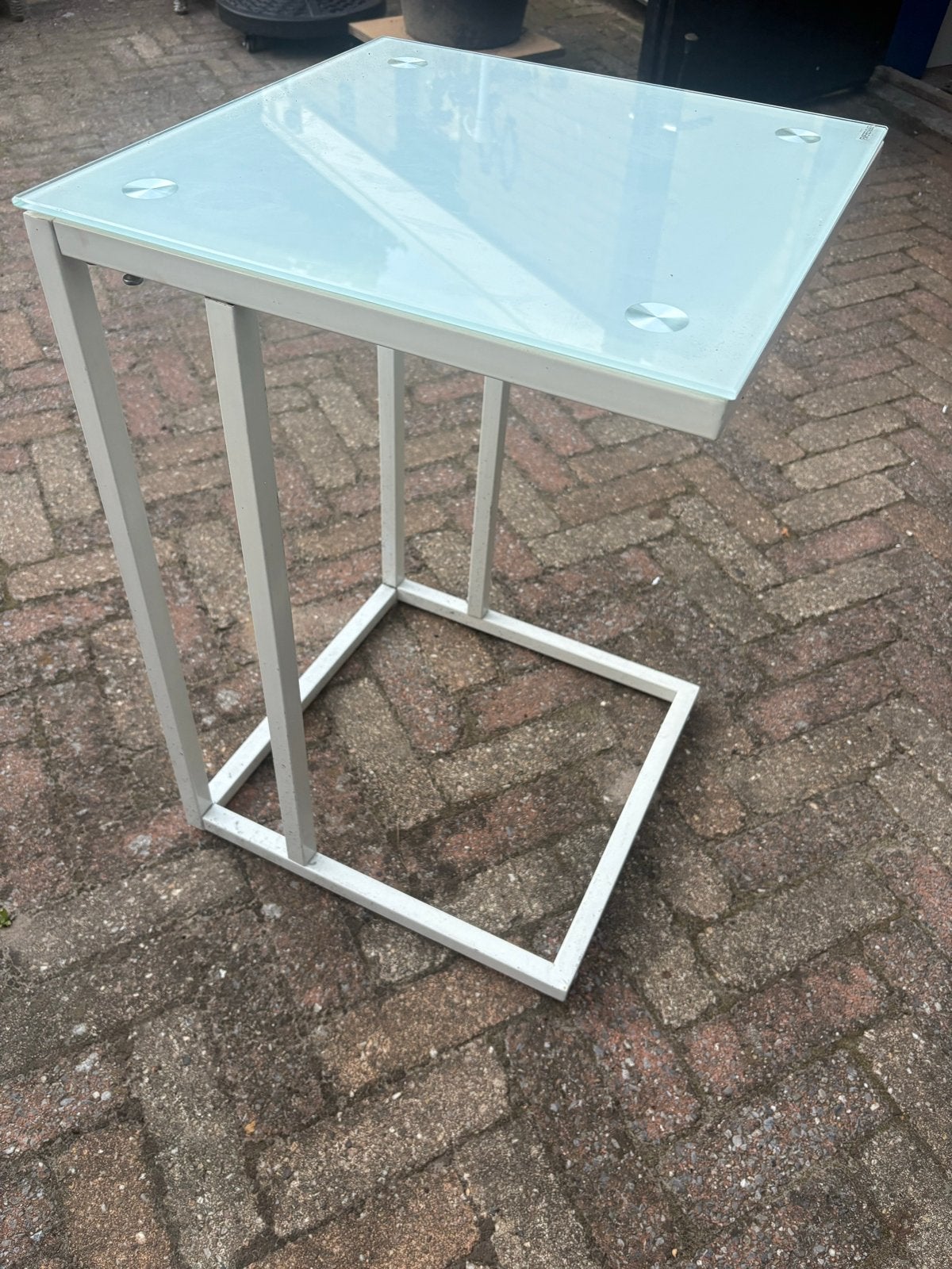 Bijzettafel met gehard glazen blad en metalen frame, Ophalen, Minder dan 55 cm, Vierkant, 60 cm of meer