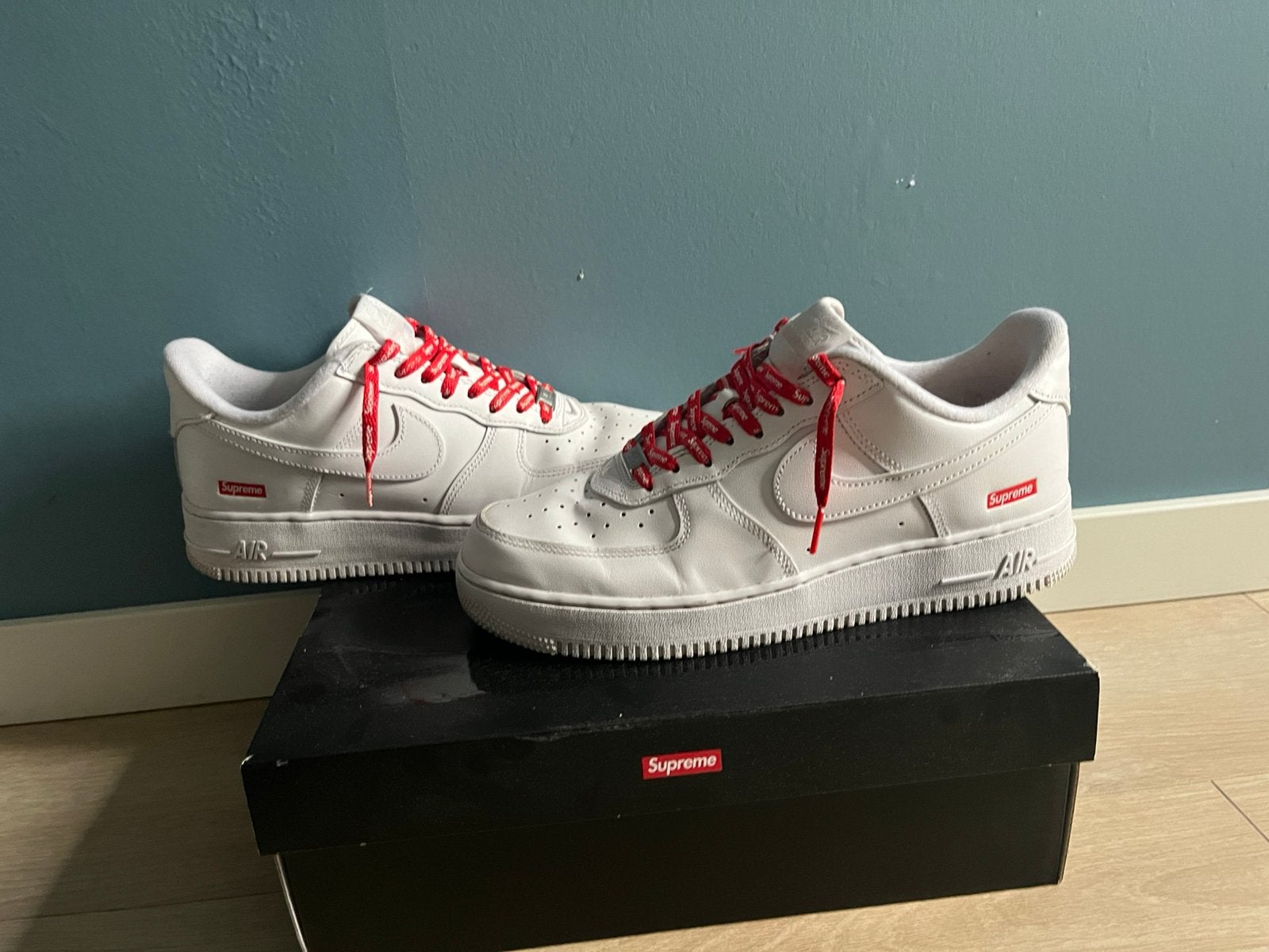 Supreme airforce, Wit, Ophalen of Verzenden, Sneakers of Gympen, Zo goed als nieuw
