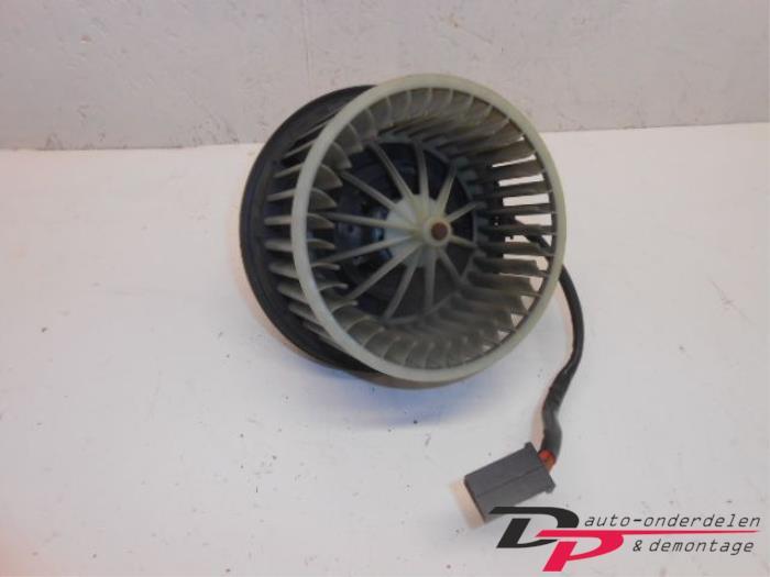 Kachel Ventilatiemotor van een Audi A4, Gebruikt, -, -, -