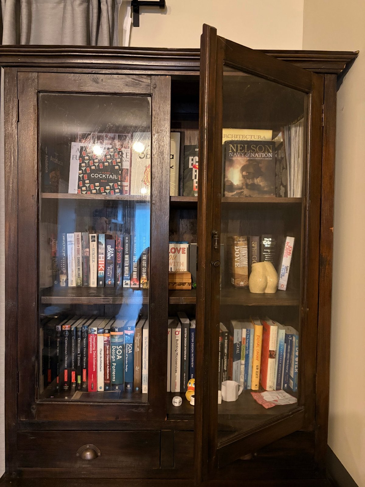 Antieke houten boekenkast met glazen deuren, Antiek en Kunst, Ophalen