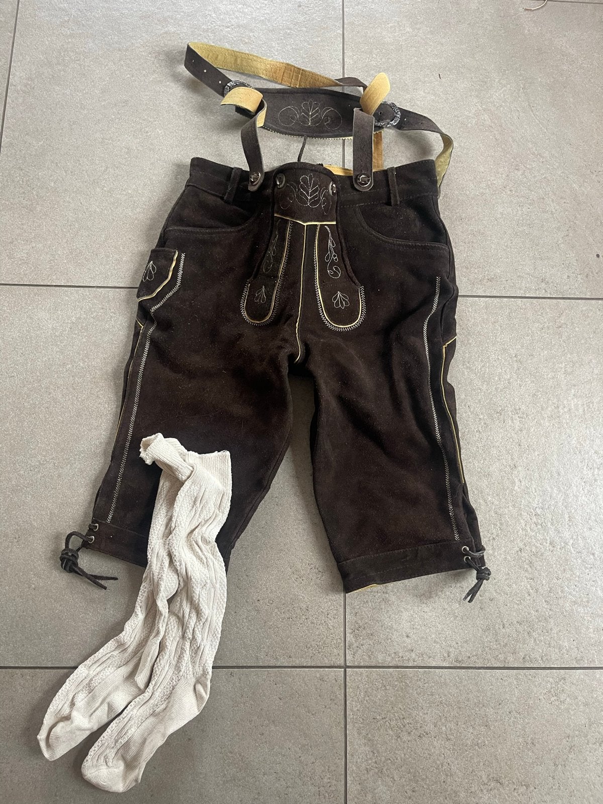 Lederhose met bretels - Oktoberfest - 100% leer, Ophalen of Verzenden, Gedragen, Overige maten, Bruin