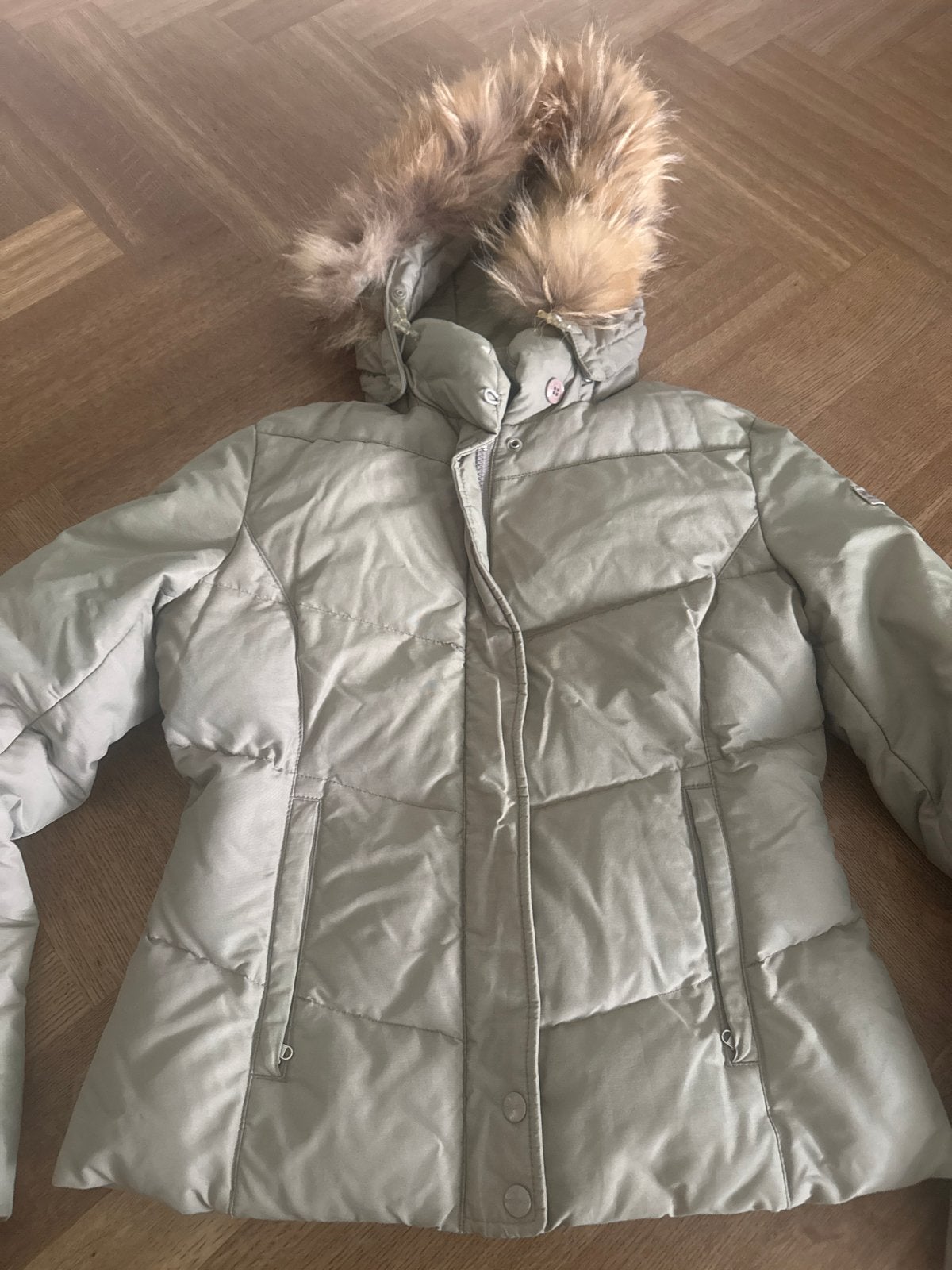 Woolrich winterjas met bontkraag - Maat M, Ophalen of Verzenden, Zo goed als nieuw, Maat 38/40 (M), Beige