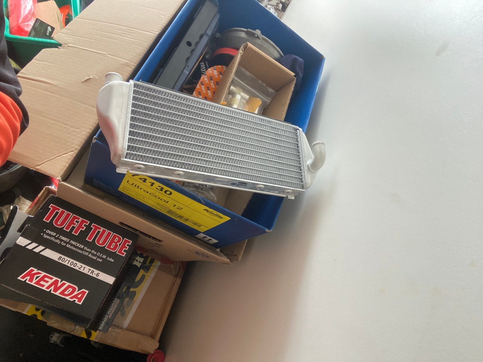 Nieuwe originele linker radiator ktm sxf 250 19 tm 22, Motoren, Ophalen of Verzenden, Zo goed als nieuw