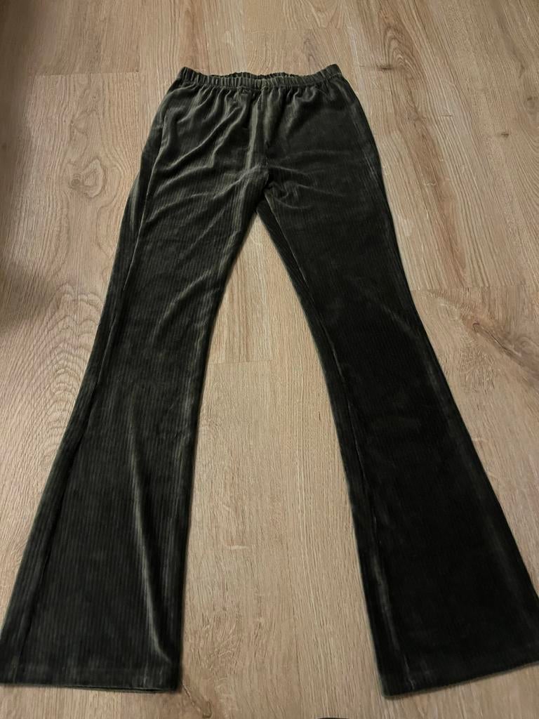 Nieuwe Velvet Flared Broek - Maat S boetiekje, Nieuw, Ophalen of Verzenden, Maat 36 (S), Lang