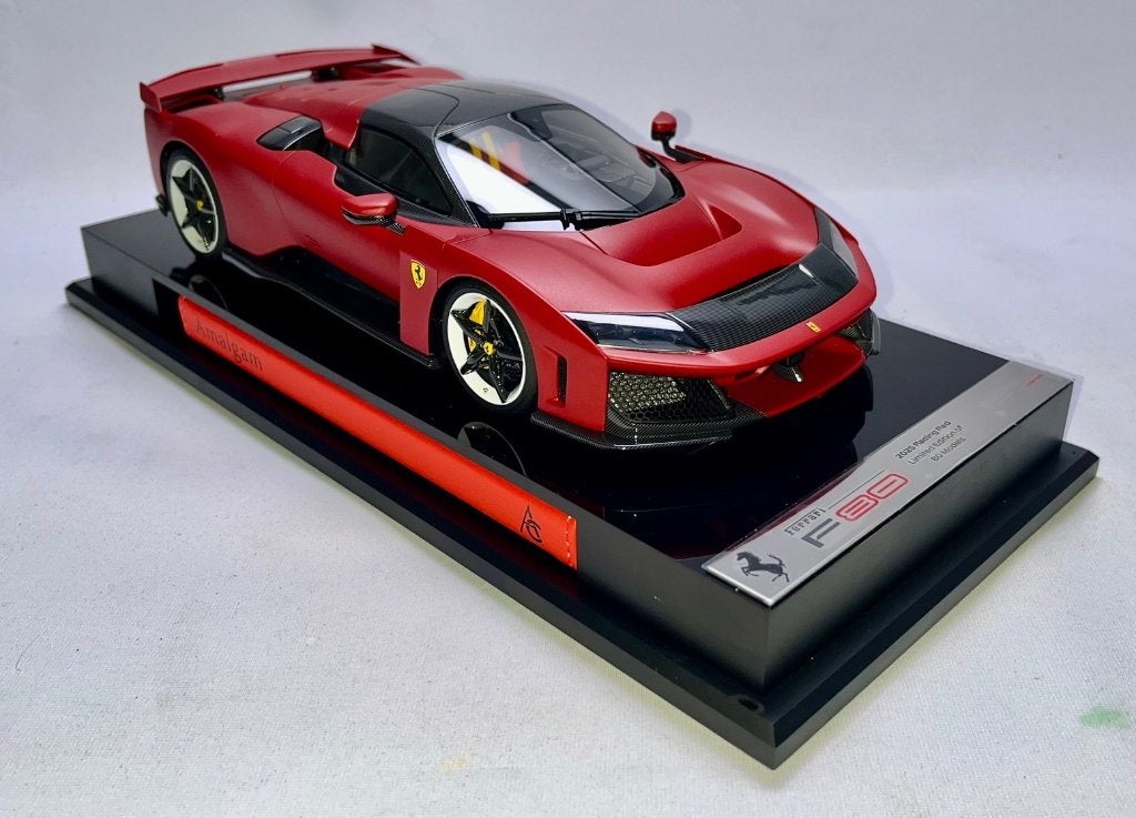 Ferrari F80 F1 2025 Racing Matt Rood 1:18 van Amalgam, Hobby en Vrije tijd, Modelauto's | 1:18, Ophalen of Verzenden, Nieuw, Auto