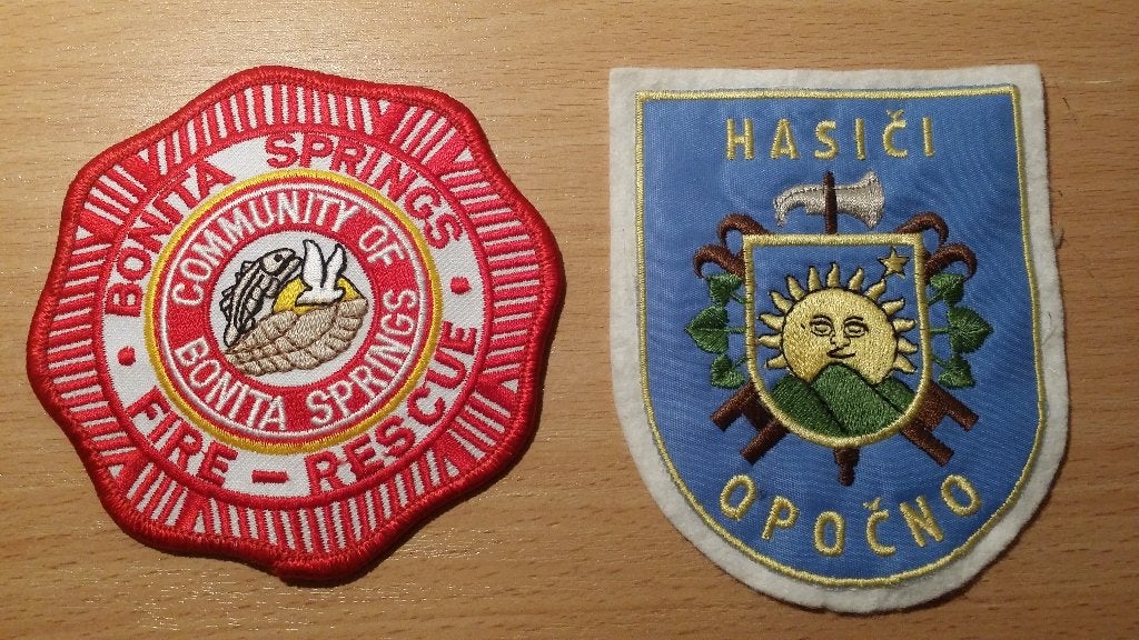 2x Brandweer patch. Polen en USA, Ophalen of Verzenden, Nieuw