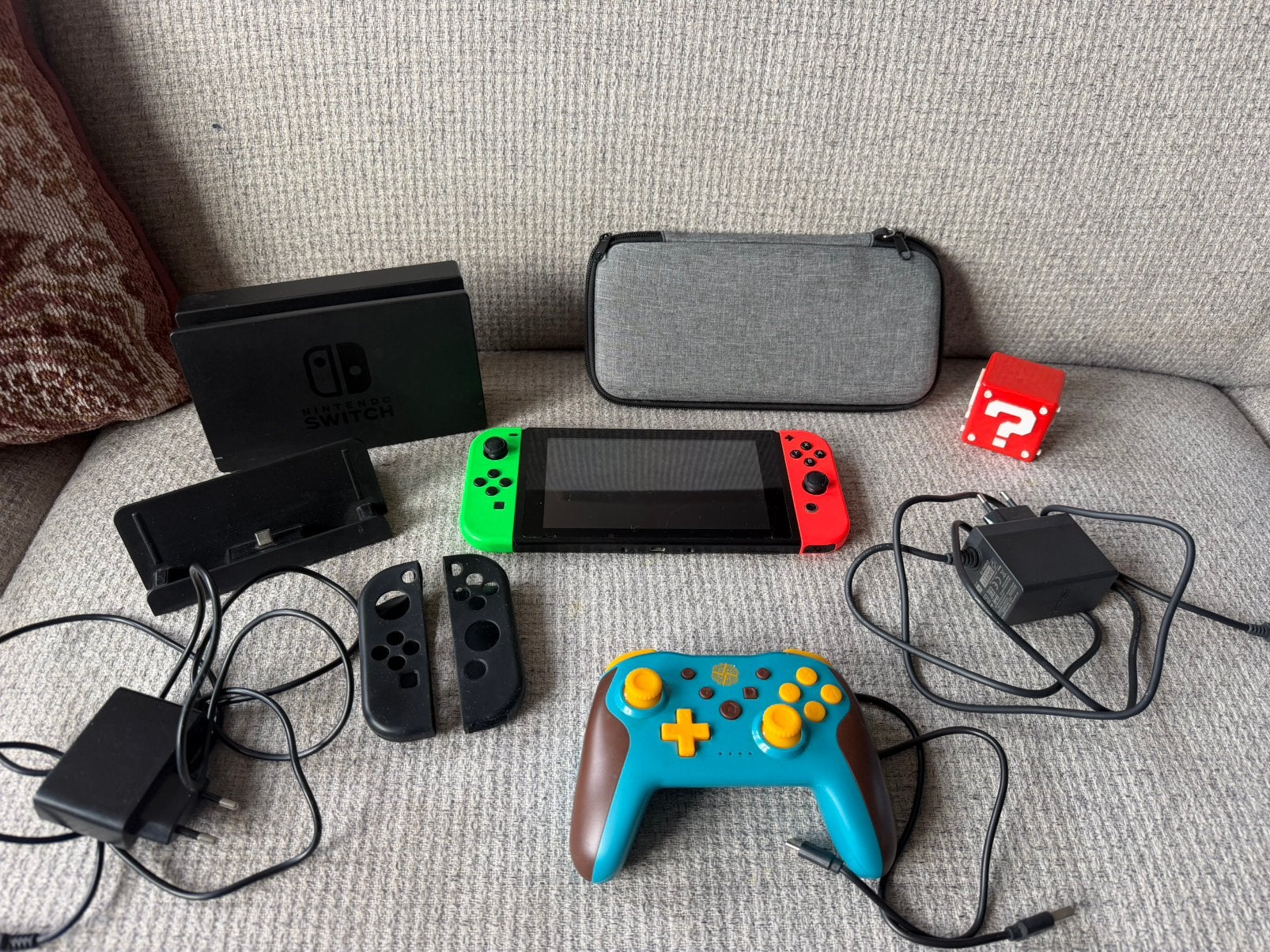 Nintendo Switch - Compleet met een zelda controller en meer!, Ophalen of Verzenden, Zo goed als nieuw, Met 1 controller, Switch Original