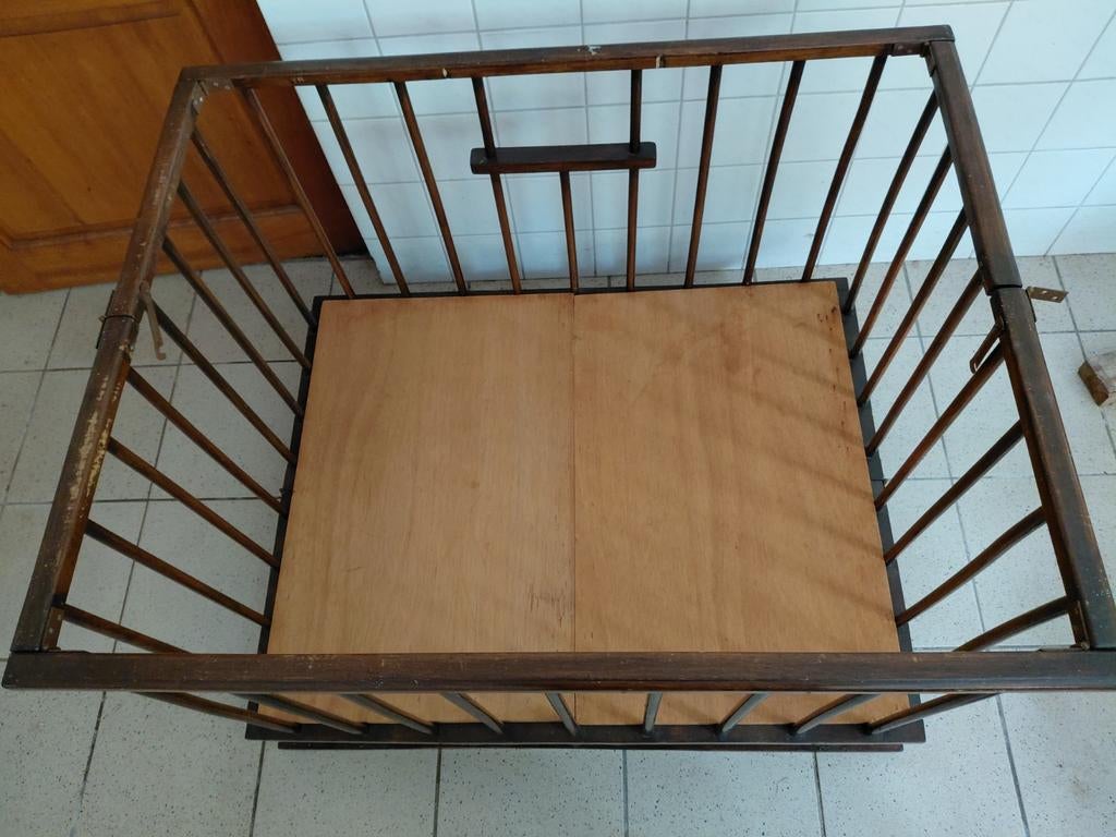 Vintage houten kinderbox - 70 jaar oud, Kinderen en Baby's, Boxen, Ophalen of Verzenden, Gebruikt, Vierkant