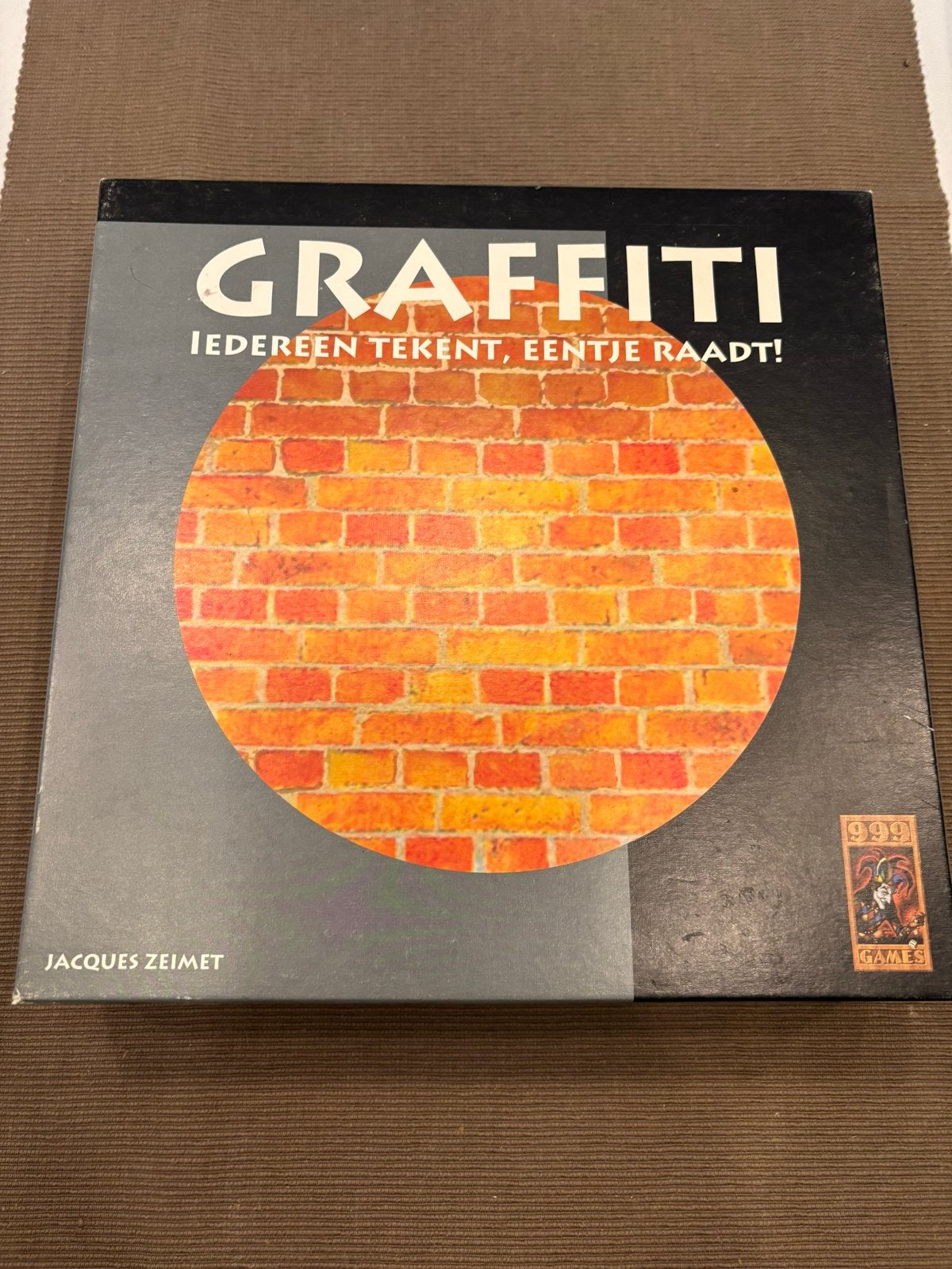 Graffiti: Iedereen tekent, eentje raadt! - 999 Games spel!, Vijf spelers of meer, Ophalen of Verzenden, Zo goed als nieuw