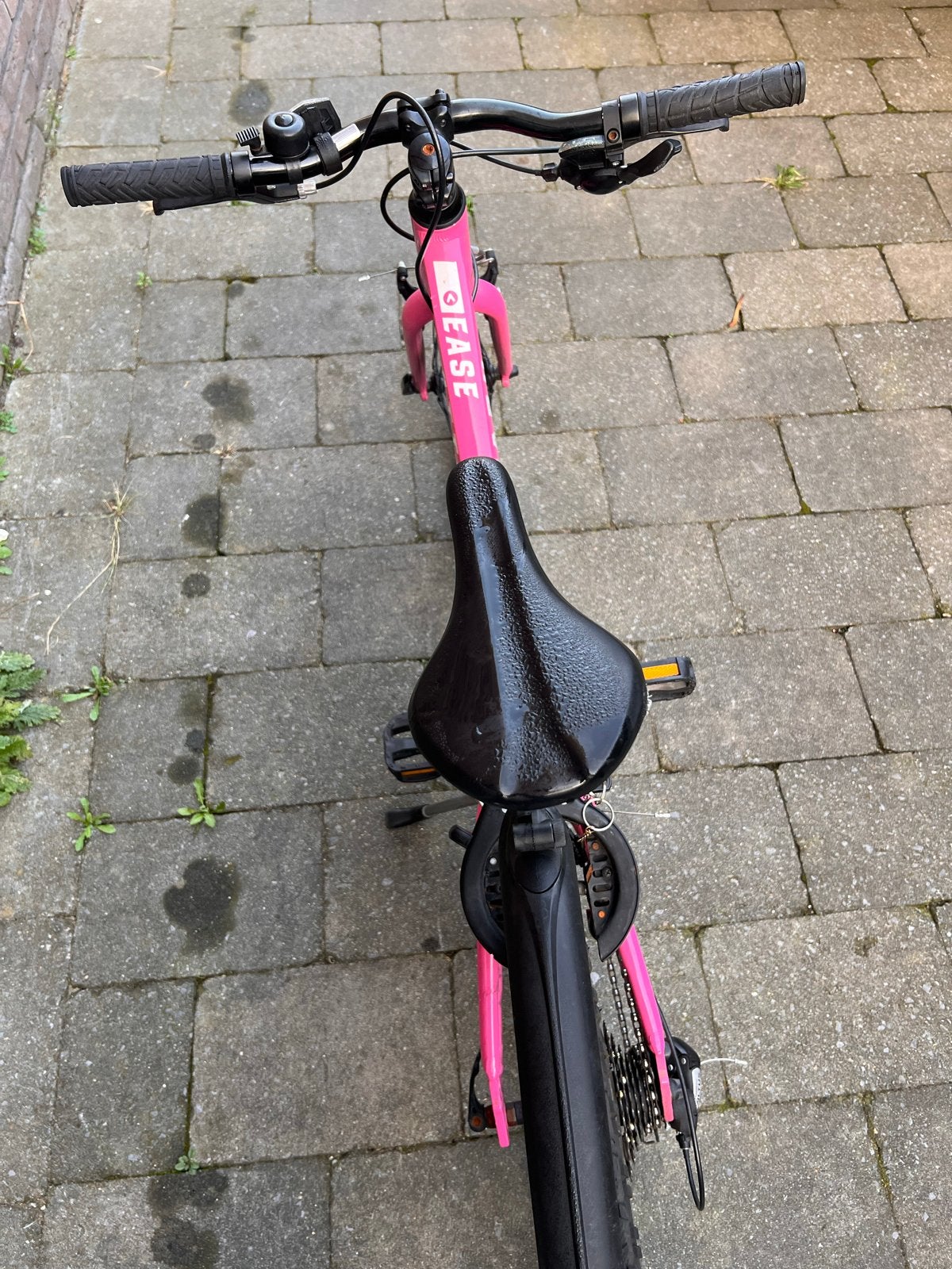 Foto 5 van Roze Attabo kinderfiets 20 inch met slot en verlichting