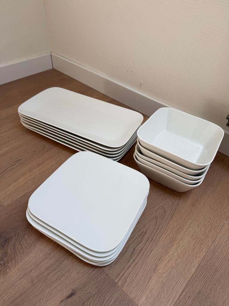 Servies set: diepe, ontbijt- en dinerborden (wit), Ophalen, Keramiek, Zo goed als nieuw, Effen