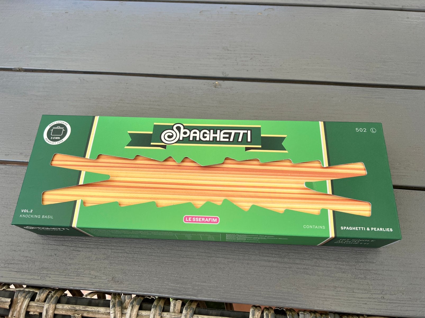 Officiële LE SSERAFIM - SPAGHETTI Kazuha Photocard, Ophalen of Verzenden, Zo goed als nieuw, Album