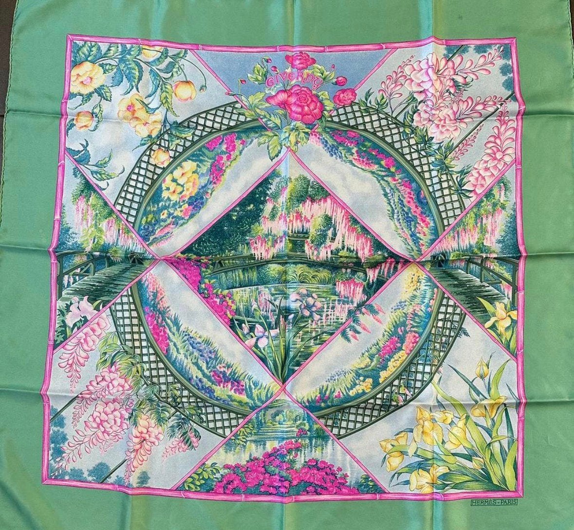 Hermès Giverny vintage zijden sjaal, Kleding | Dames, Mutsen, Sjaals en Handschoenen, Verzenden, Zo goed als nieuw, Maat 46/48 (XL) of groter