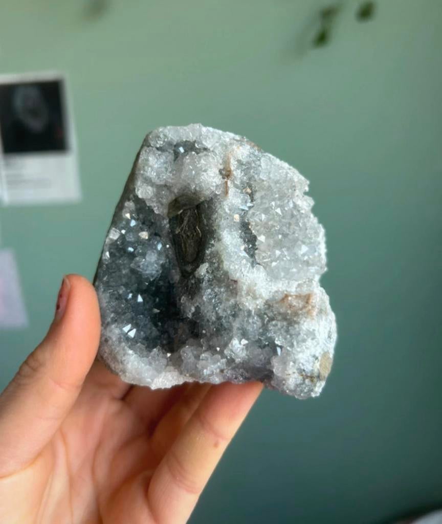 Amethist edelsteen - kristal - staand, Verzamelen, Mineralen en Fossielen, Ophalen of Verzenden, Mineraal