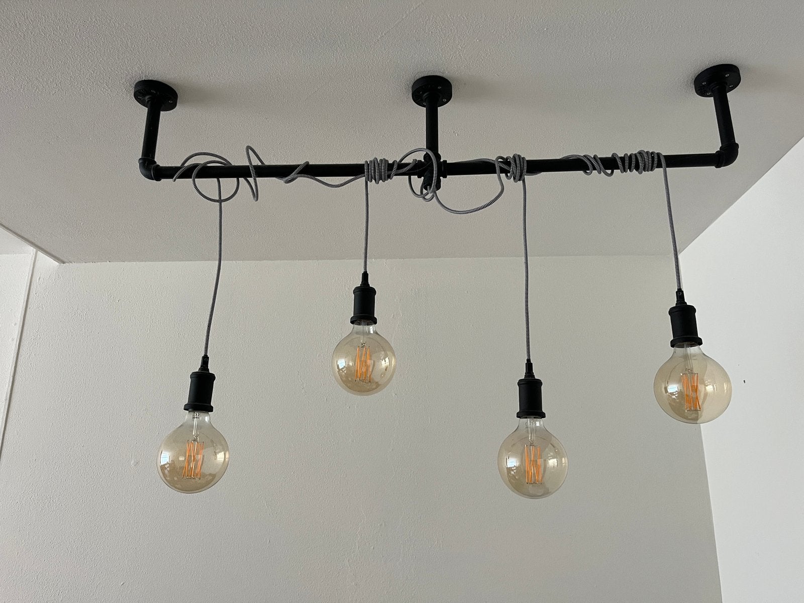 Industriële loftbar hanglamp met 4 pendels (alleen ophalen), Huis en Inrichting, Lampen | Hanglampen, Ophalen, Zo goed als nieuw