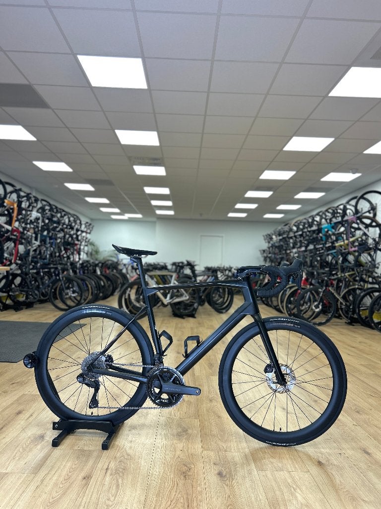BMC Roadmachine 01 Di2 Carbon Racefiets, Ophalen, Zo goed als nieuw, Overige typen