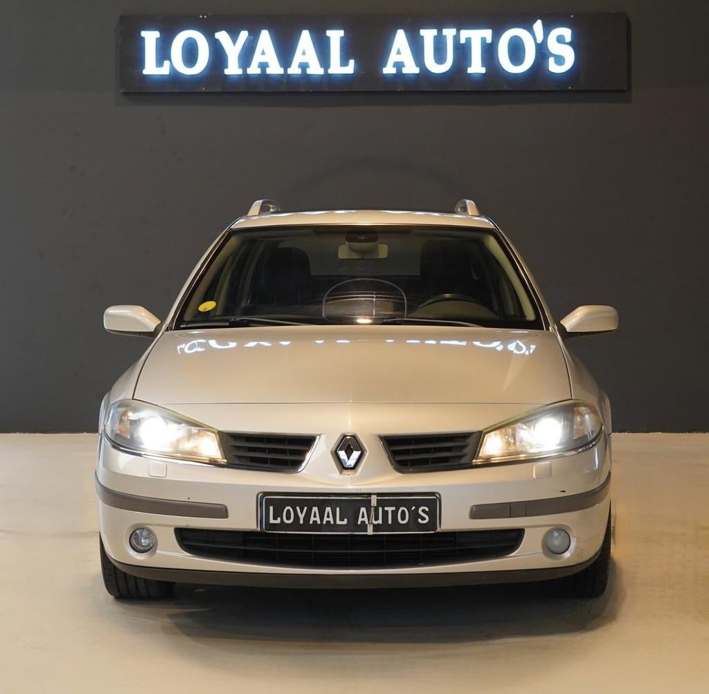 Renault Laguna Grand Tour 2.0-16V Tech Line | 1E EIG | PANO, Voorwielaandrijving, 135 pk, Gebruikt, 4 cilinders