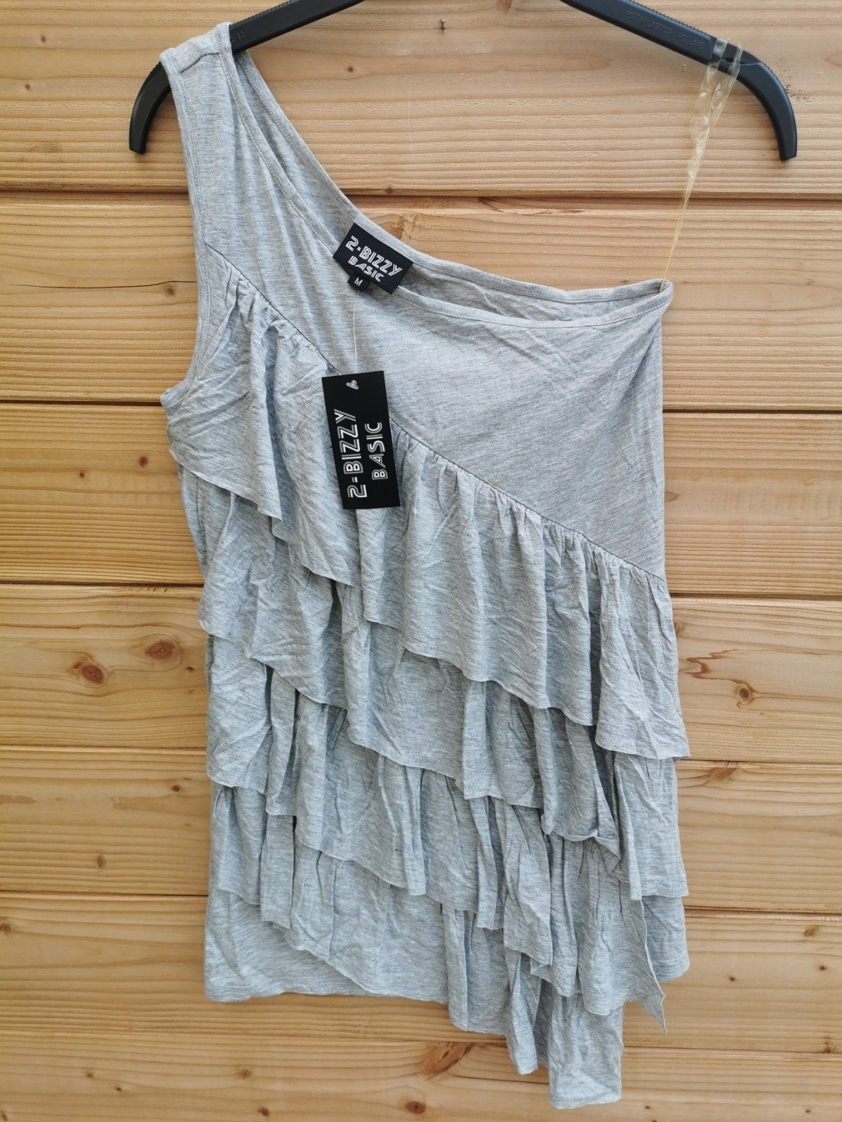2-Bizzy one-shoulder top met volants mt. M, Maat 38/40 (M), 2-Bizzy, Verzenden, Nieuw