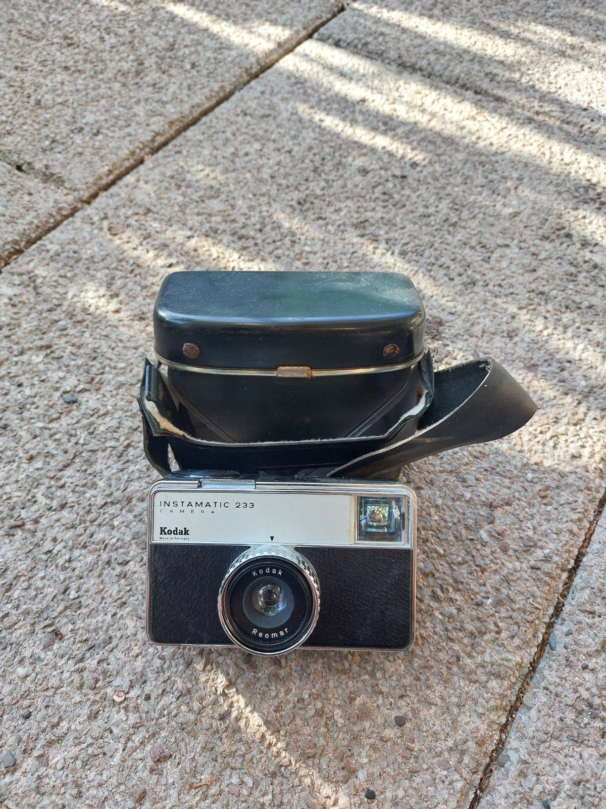 Kodak Instamatic 233 Camera met tasje, Ophalen