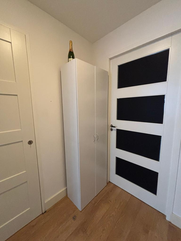 Witte kast, Huis en Inrichting, Kasten | Kledingkasten, Ophalen, Zo goed als nieuw, 25 tot 50 cm
