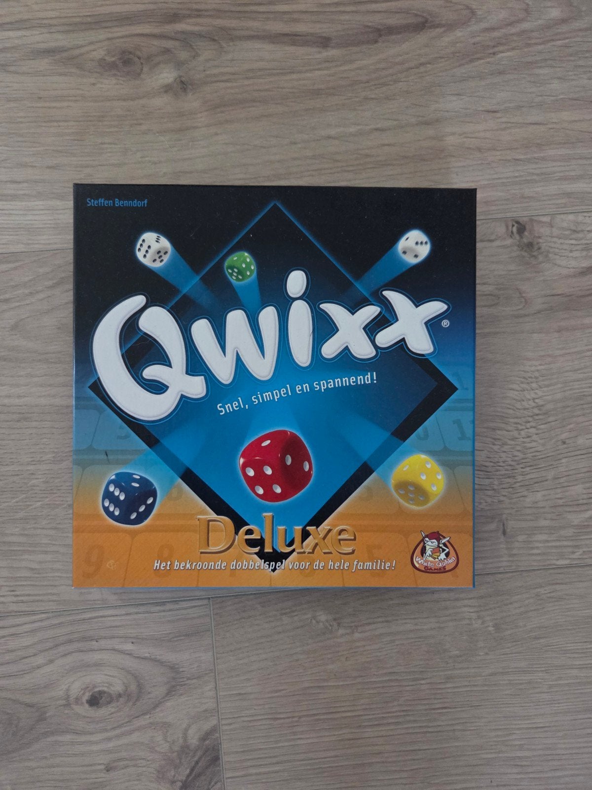 Qwixx Deluxe - Het bekroonde dobbelspel voor de familie!, Een of twee spelers, Ophalen of Verzenden, Zo goed als nieuw, White Goblin Games