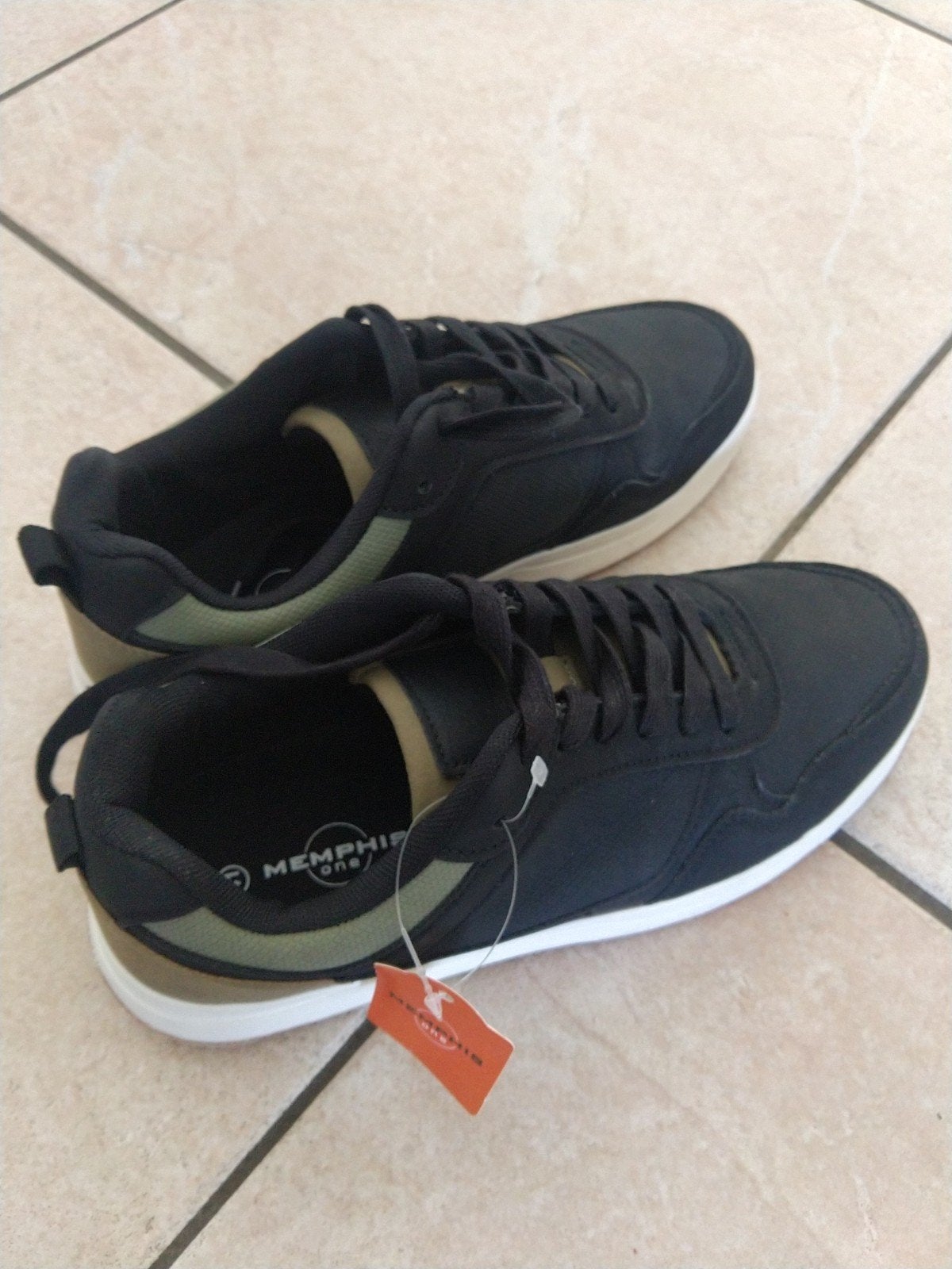Memphis schoen maat 41, Sport en Fitness, Basketbal, Ophalen of Verzenden, Schoenen