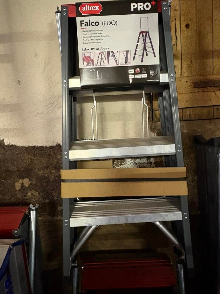 Altrex falco trap, Doe-het-zelf en Verbouw, Steigers, Ophalen, Nieuw, Overige typen, Minder dan 2 meter