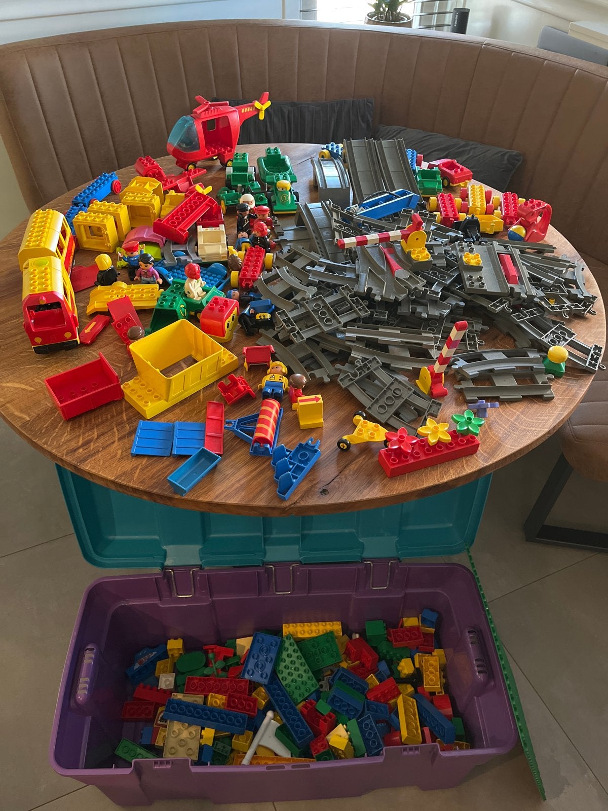 Grote partij LEGO Duplo met treinbaan en veel extra's, Kinderen en Baby's, Ophalen, Gebruikt, Accessoire, Duplo