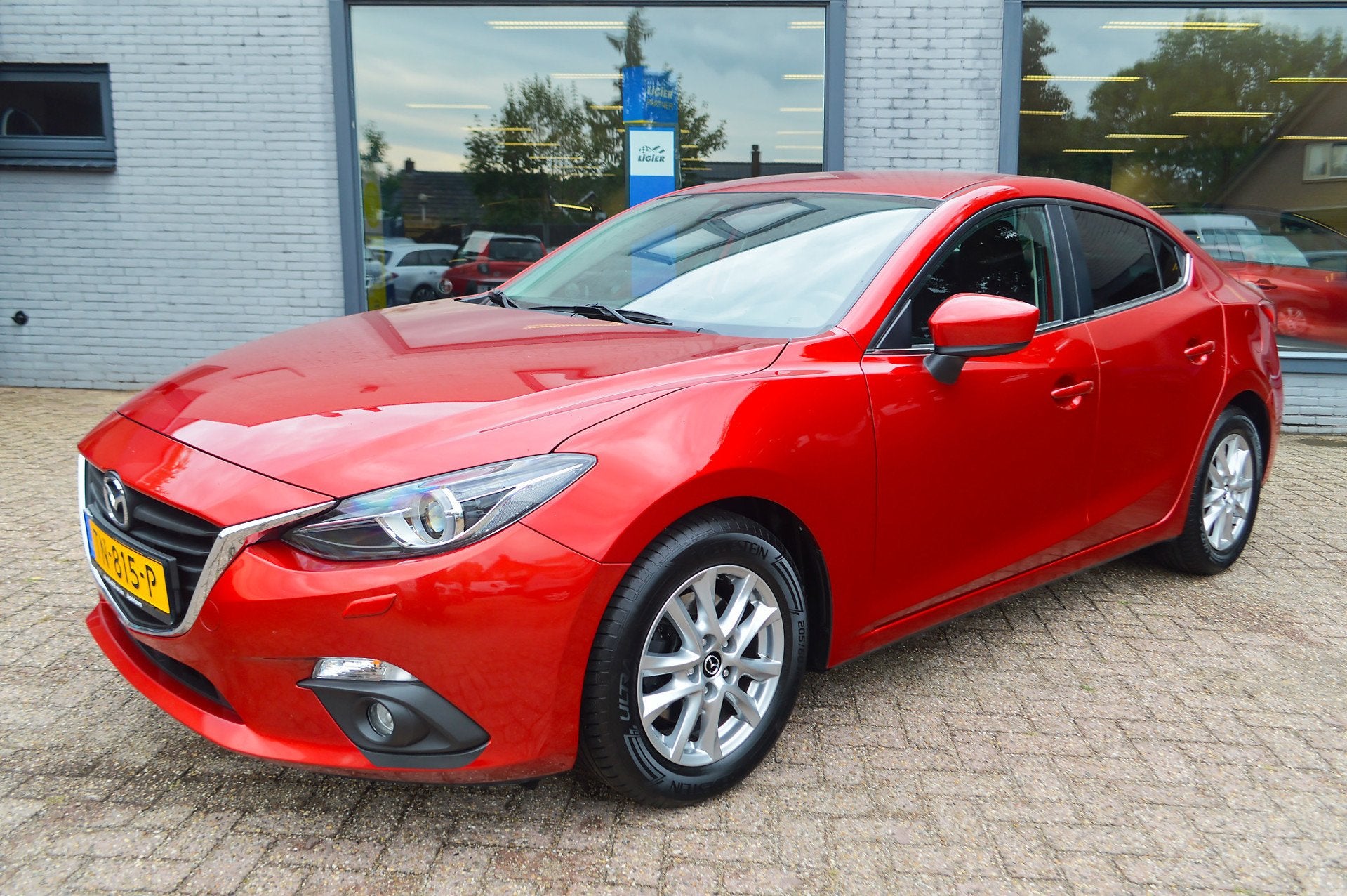 Mazda 3 2.0 TS+ | Trekhaak | Stoelverwarming | Navigatie | P, Auto's, Mazda, Voorwielaandrijving, Stof, Gebruikt, Zwart