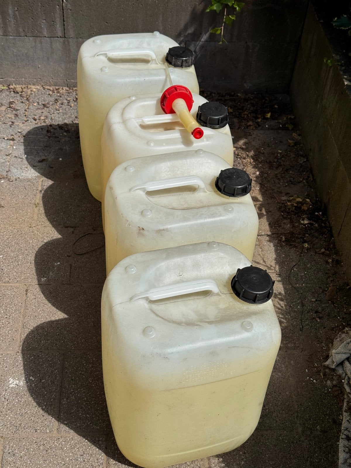 4x Jerrycans 20L met schenktuit, Ophalen, Gebruikt