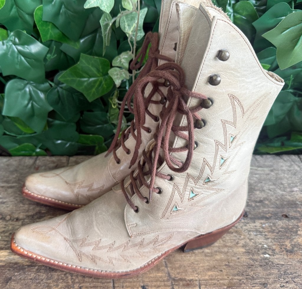 bijna nieuwe victoriaanse veterlaarsjes van Sancho maat 37, Beige, Sancho, Lage of Enkellaarzen, Ophalen of Verzenden