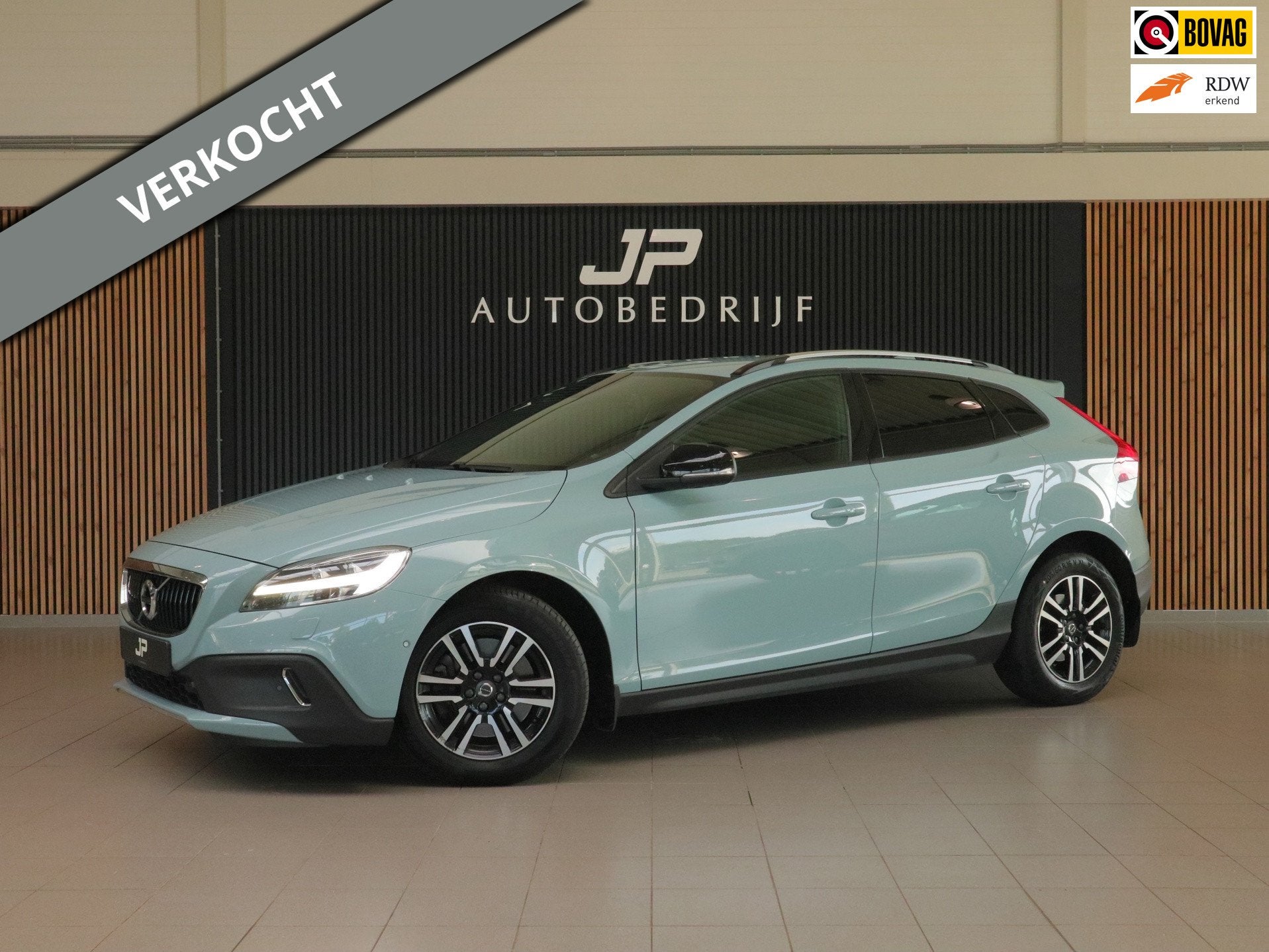 Volvo V40 Cross Country 1.5 T3 Summum AMAZON BLUE|ADAPT.CRUI, Dealer onderhouden, 4 cilinders, Blauw, Leder