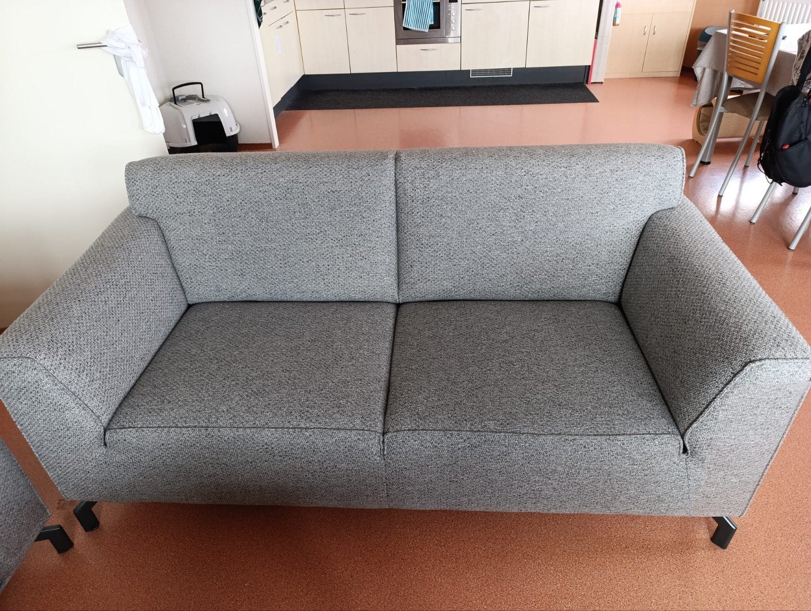 Mooie Grijze Bank 3 en 2 zitter van H&H in zeer goede staat!, Ophalen, 90 cm, Tweepersoons, Zo goed als nieuw
