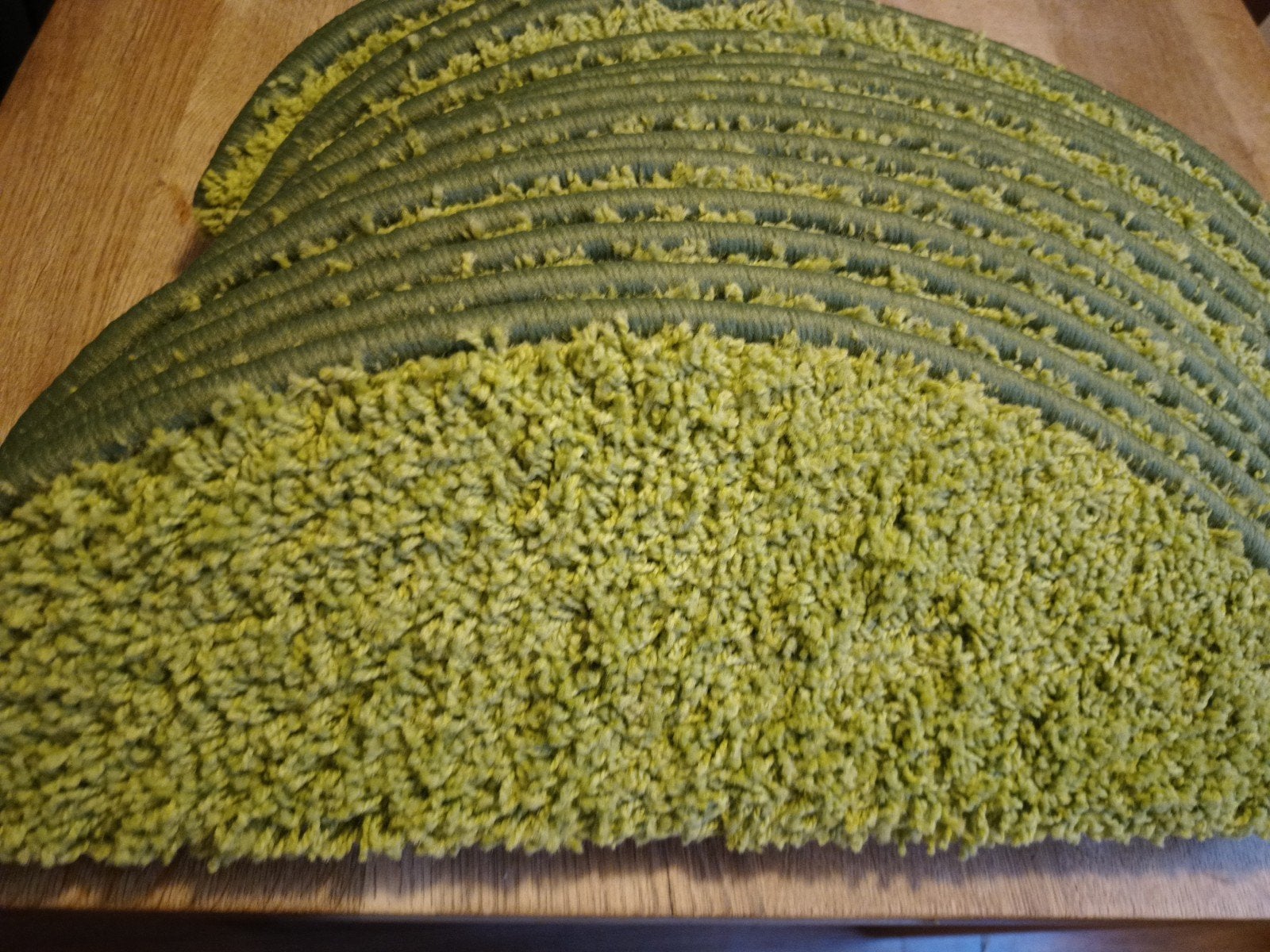 15 Groene Halfronde Traptredenmatten, Minder dan 50 cm, 50 tot 100 cm, Ophalen of Verzenden, Zo goed als nieuw