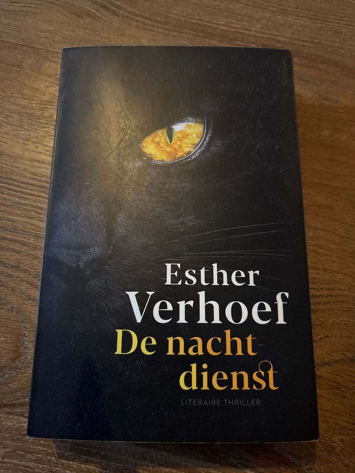 Esther Verhoef - De nachtdienst (Literaire thriller), Ophalen of Verzenden, Zo goed als nieuw, Nederland