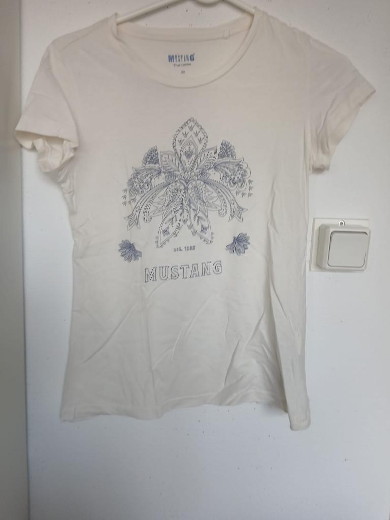 Wit mustang shirtje maat xs, Wit, Ophalen of Verzenden, Zo goed als nieuw, Korte mouw