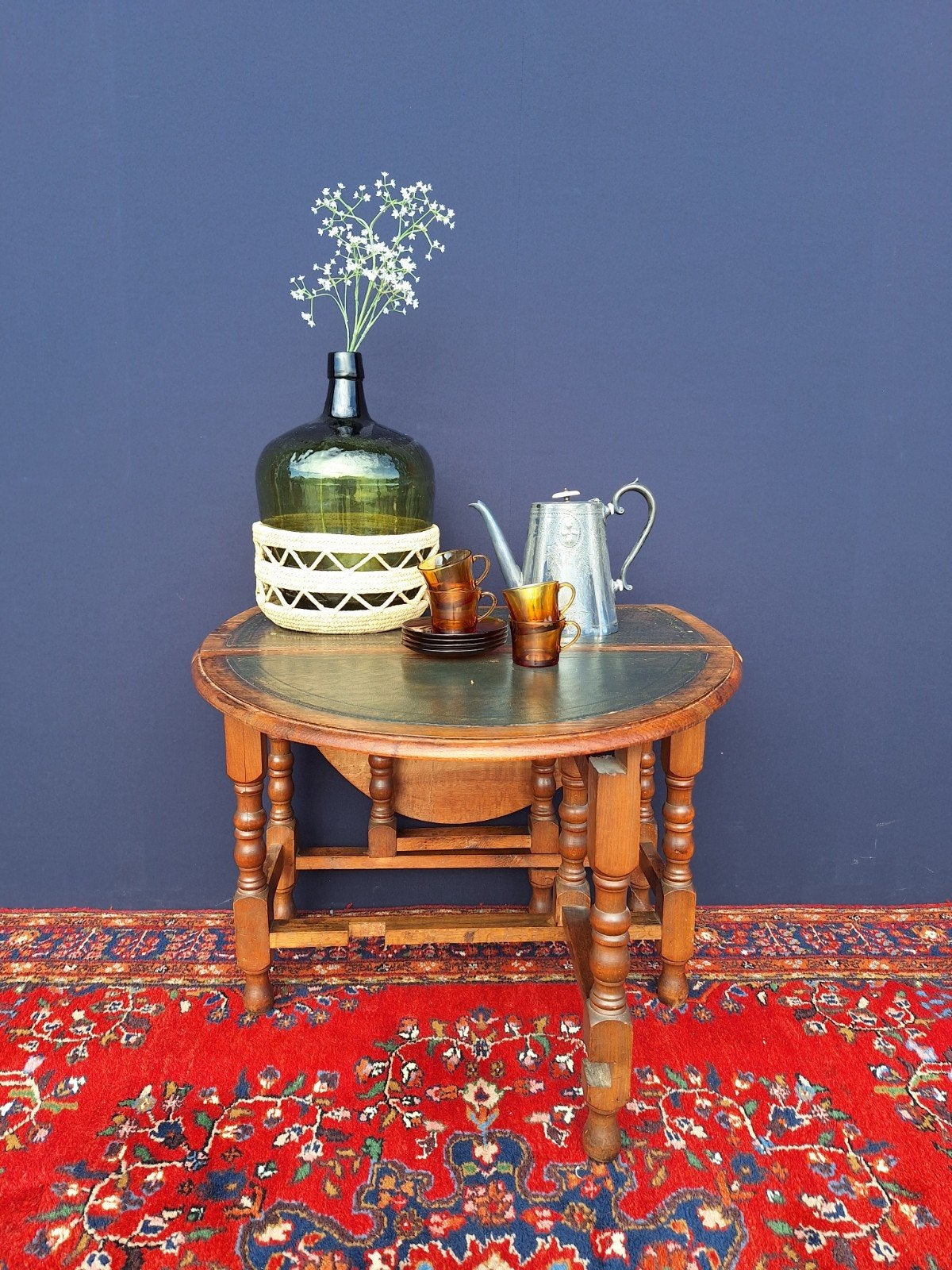 Vintage Engelse hangoor tafel met groen lederen blad, Ophalen, Gebruikt, 50 tot 100 cm, Vintage