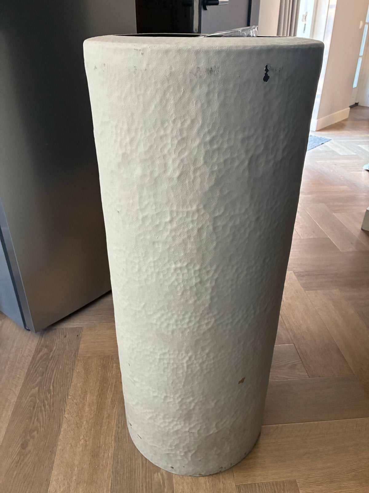 Grote vaas met structuur, 95 cm hoog, Huis en Inrichting, Woonaccessoires | Vazen, Ophalen, Gebruikt, Met patroon/structuur, Beige