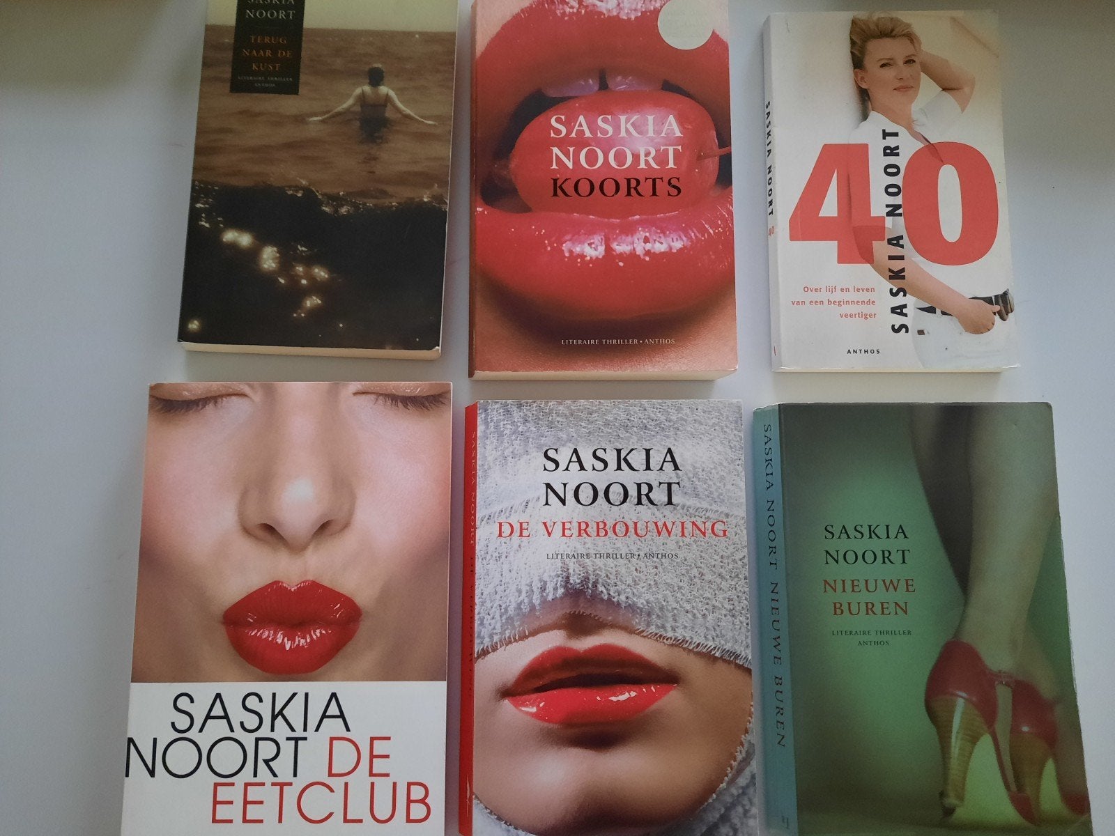 6x spannende boeken van Saskia Noort Totaalprijs 17,50, Boeken, Ophalen of Verzenden, Zo goed als nieuw