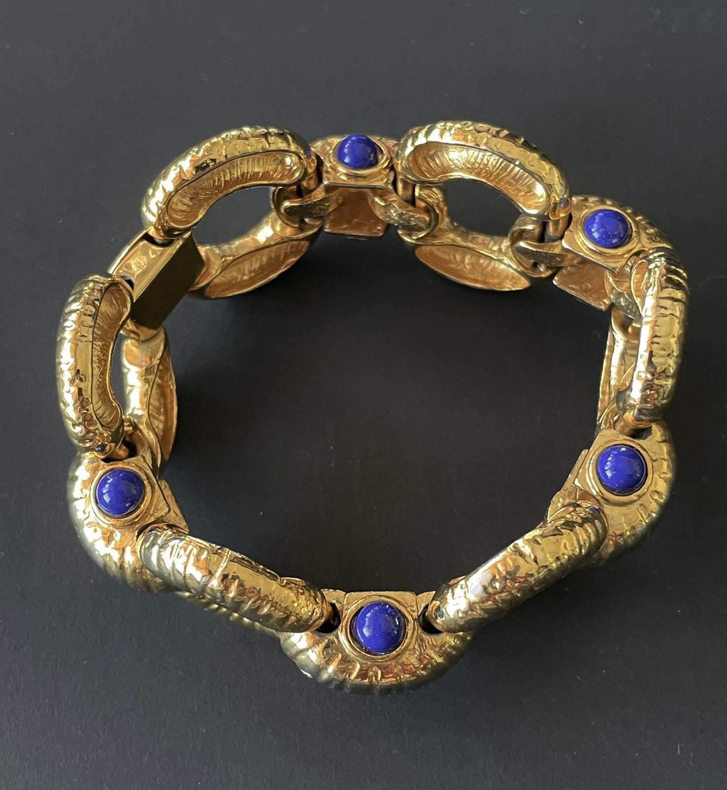 Geschakede armband met gekleurde cabochons, Overige materialen, Gebruikt, Ophalen of Verzenden, Goud