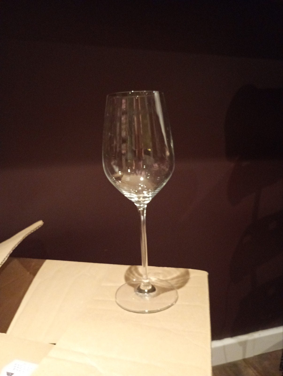 Elegant wijnglas - Nieuwstaat, Nieuw, Ophalen of Verzenden, Wit, Overige merken
