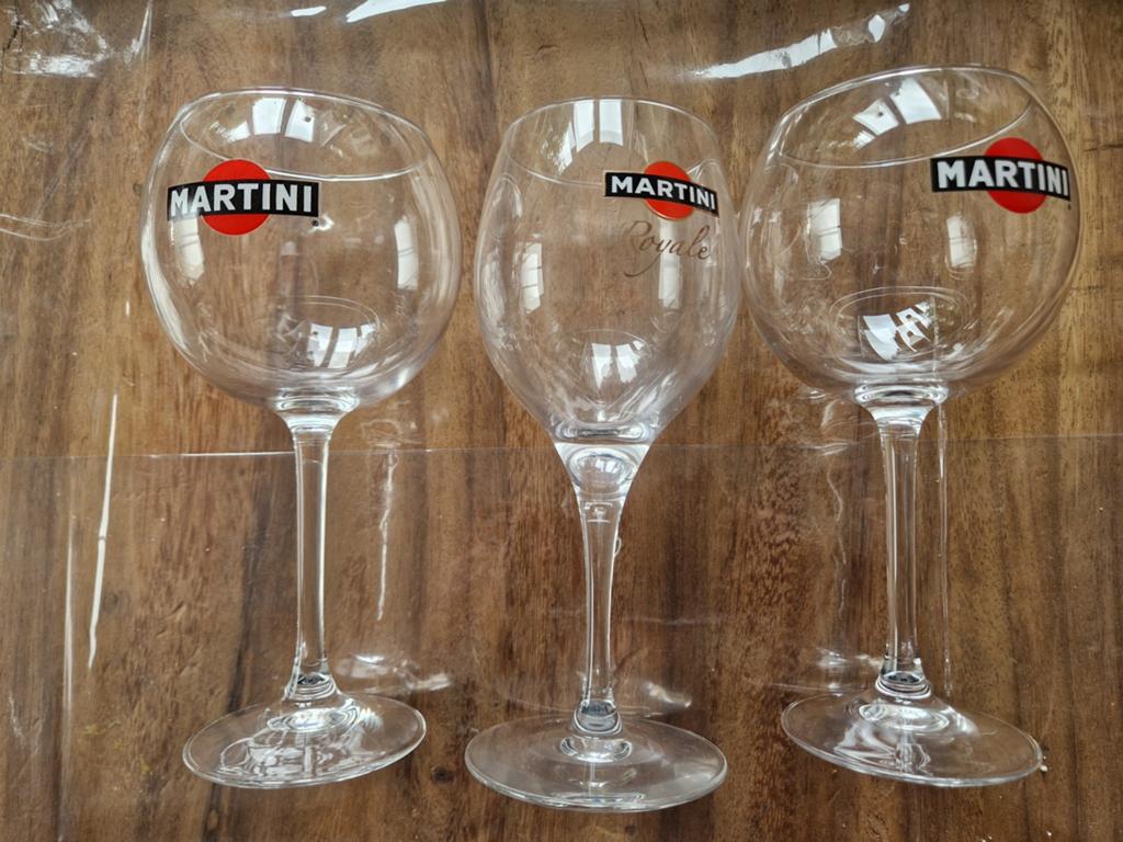 3 st martini glazen, Ophalen