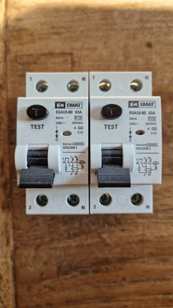 Emat aardlekschakelaar 2 stuks 30 ma/ 63 A, Ophalen of Verzenden, Gebruikt, Schakelaar